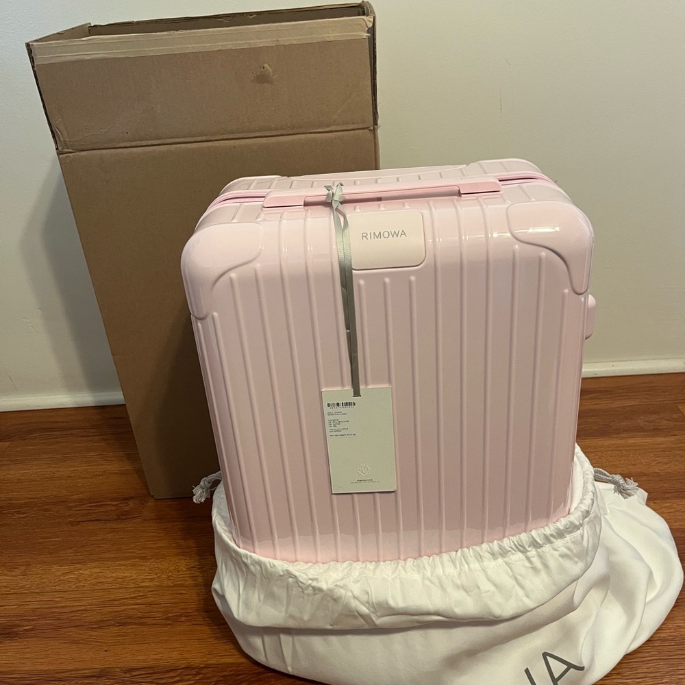 RIMOWA Essential Cabin Carry On in Ballerina Pink